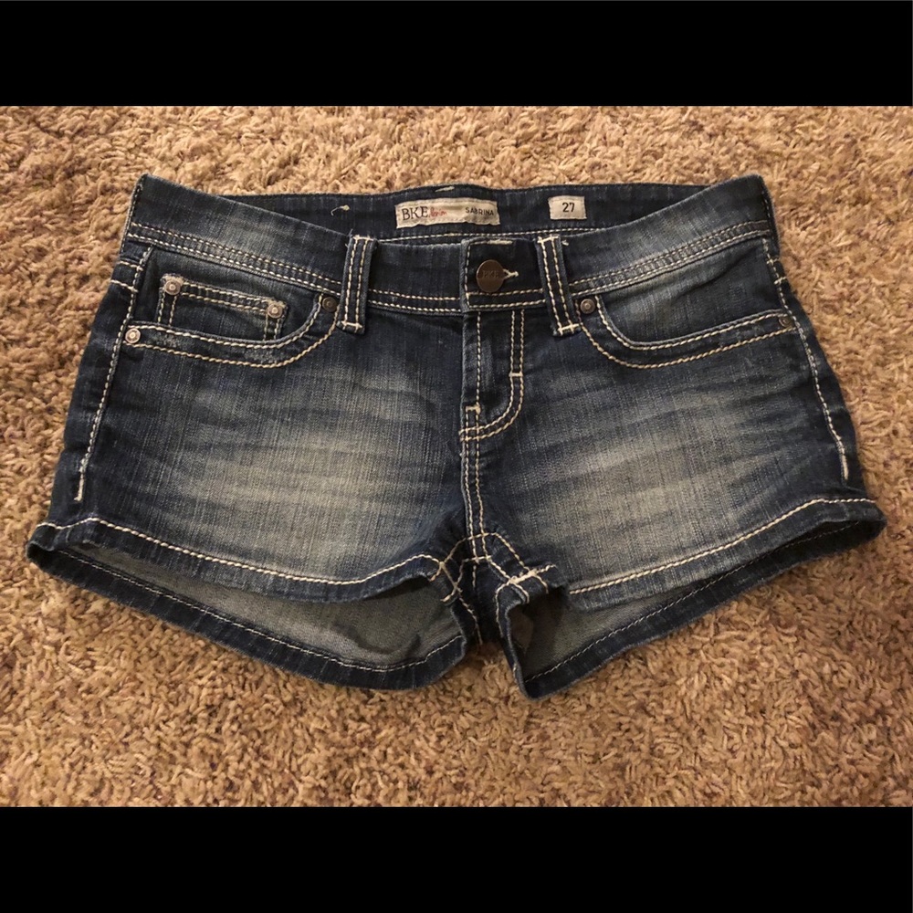 BKE Sabrina Shorts Size 27